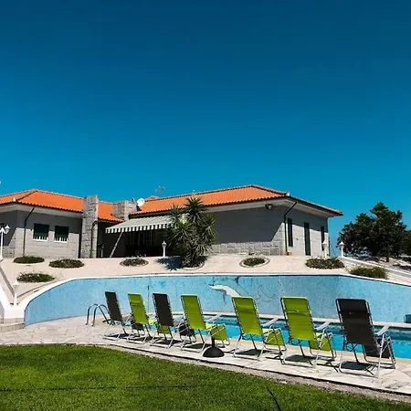 Hébergement de vacances Maison Familiale De Caractère Avec Piscine Padronelo