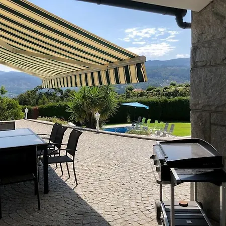 Maison Familiale De Caractere Avec Piscine Padronelo