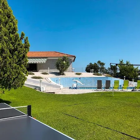 Maison Familiale De Caractere Avec Piscine Ferienhaus