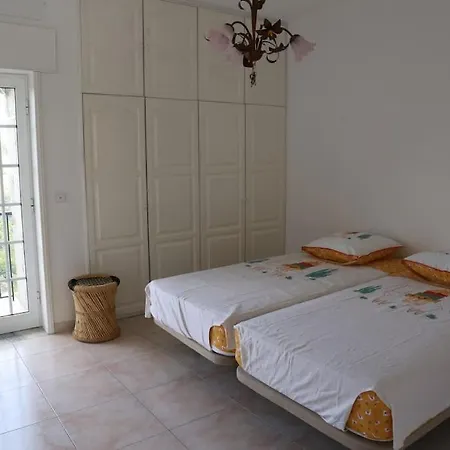 Maison Familiale De Caractere Avec Piscine Padronelo