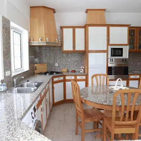 Maison Familiale De Caractere Avec Piscine Padronelo