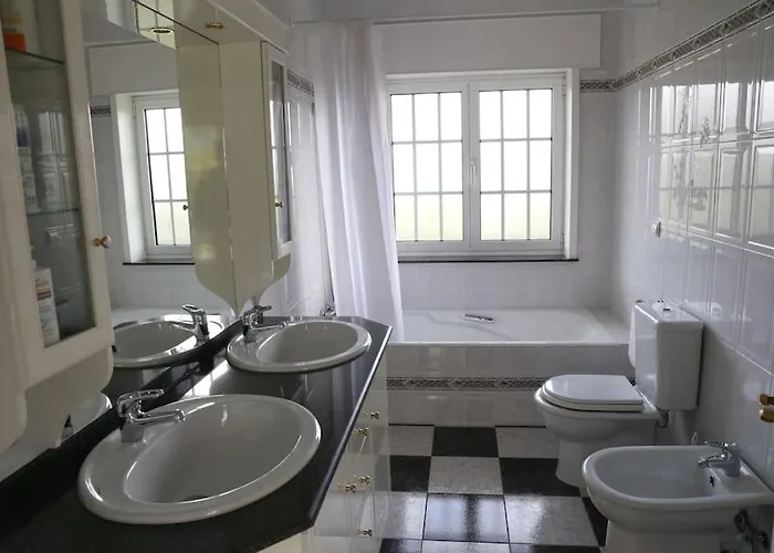 Maison Familiale De Caractere Avec Piscine